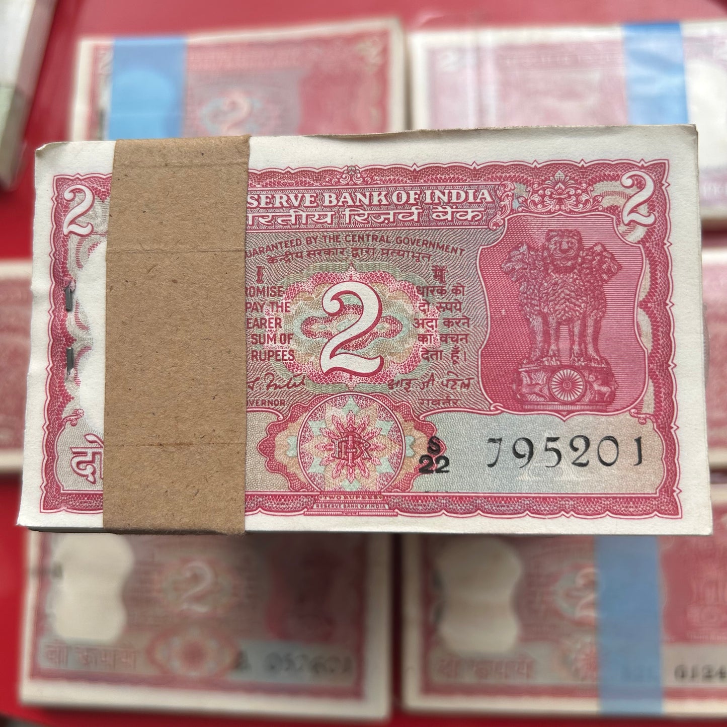 Extremely Rare 2 Rupees Tiger Issue 100 Notes Serial Packet Collectable Bundle at Lowest Price