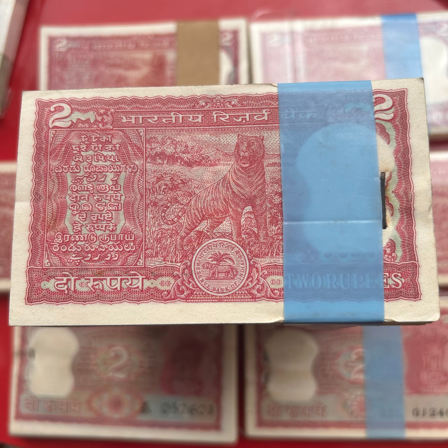 Extremely Rare 2 Rupees Tiger Issue 100 Notes Serial Packet Collectable Bundle at Lowest Price