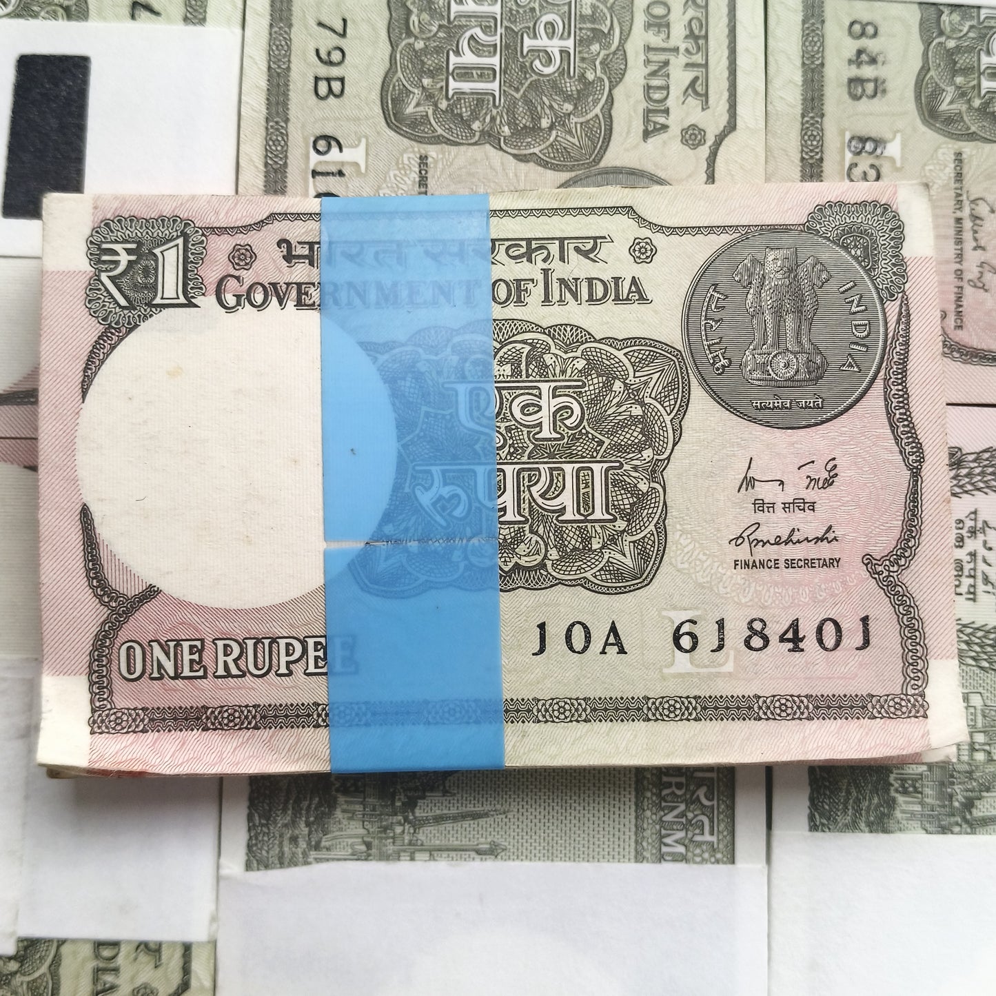 Demanding Rare One Rupee Bundle 100 Note Packet Serial Wise New Fresh Notes Sign By Rajiv Meharshi Year 2015 Single Bundle Given