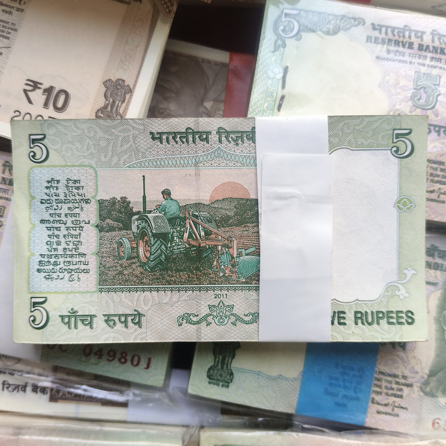 Rareš„ 5 Rupee Tractor Issue Bundle Serial Wise 100 Notes Lowest Price Deal Signature Randomly Given