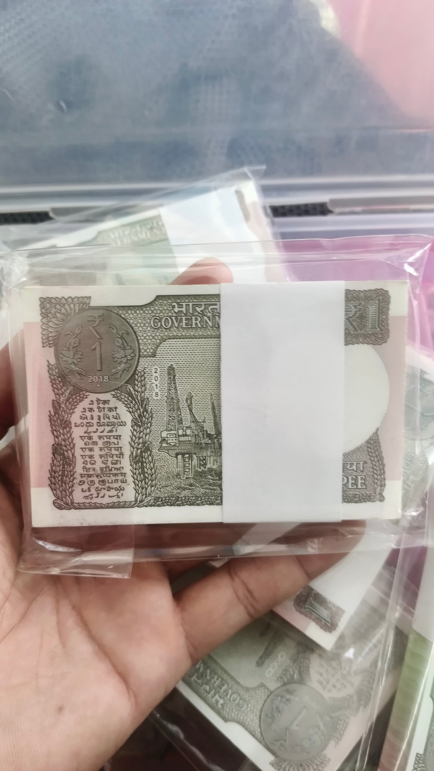 Most Demanding and Valuable One Rupee 2018 Bundle 100 Note Packet Serial Wise New Fresh Notes Sign By Subhash Garg  Single Bundle Given