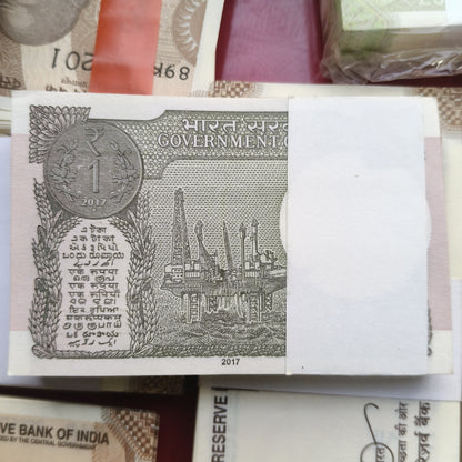 Most Valuable Rare One Rupee 2017 Bundle 100 Note Packet Serial Wise New Fresh Notes Sign By Shakti kanta Das Single Bundle Given