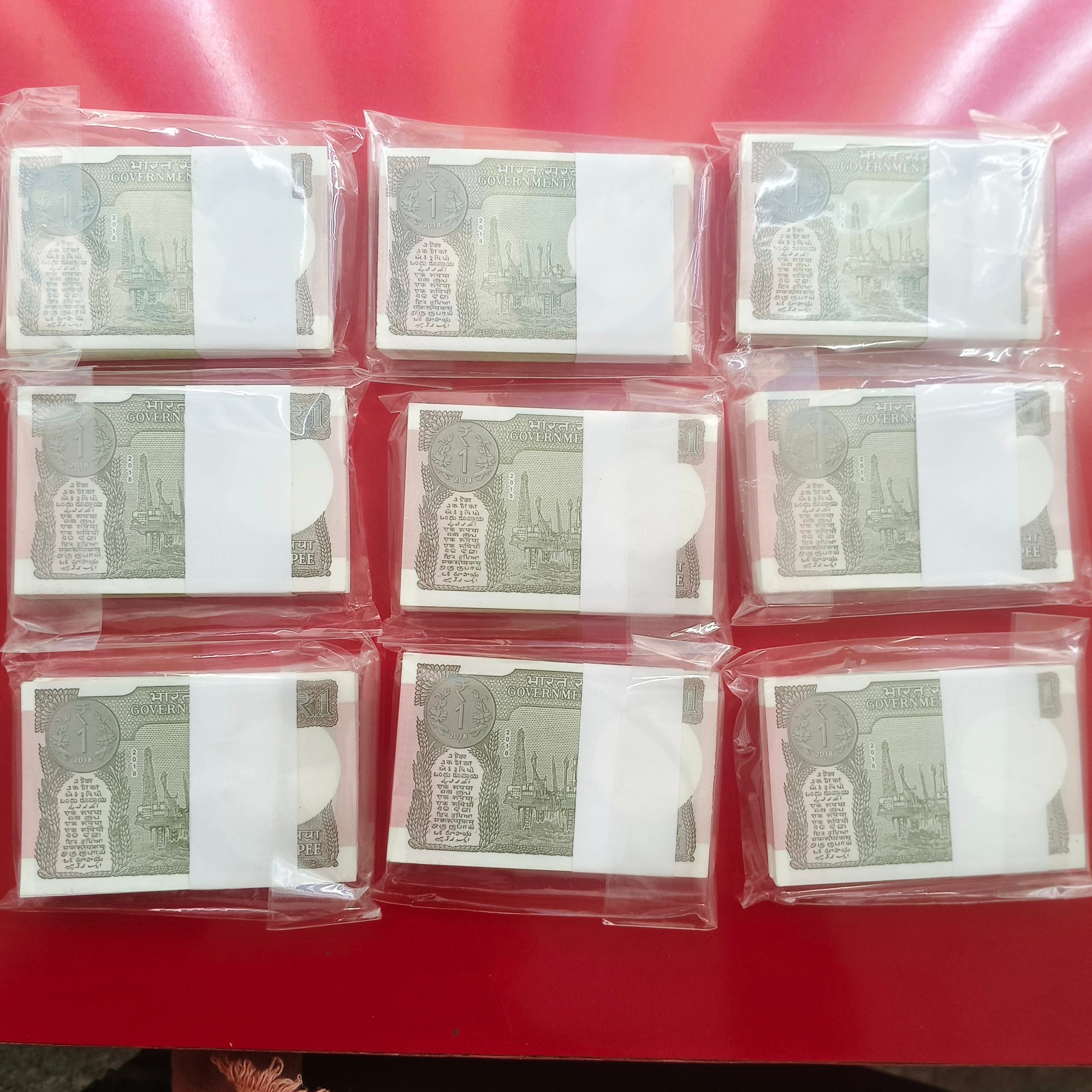 Most Demanding and Valuable One Rupee 2018 Bundle 100 Note Packet Serial Wise New Fresh Notes Sign By Subhash Garg Single Bundle Given - Image 2