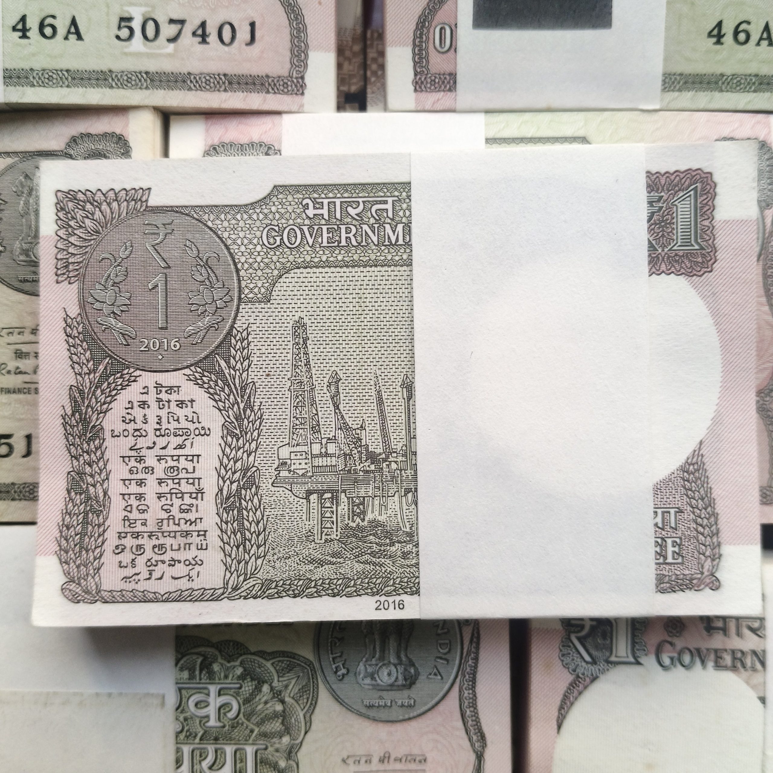 Most Demanding Rare One Rupee 2020 Bundle 100 Note Packet Serial Wise New Fresh Notes Single Bundle Given - Image 2
