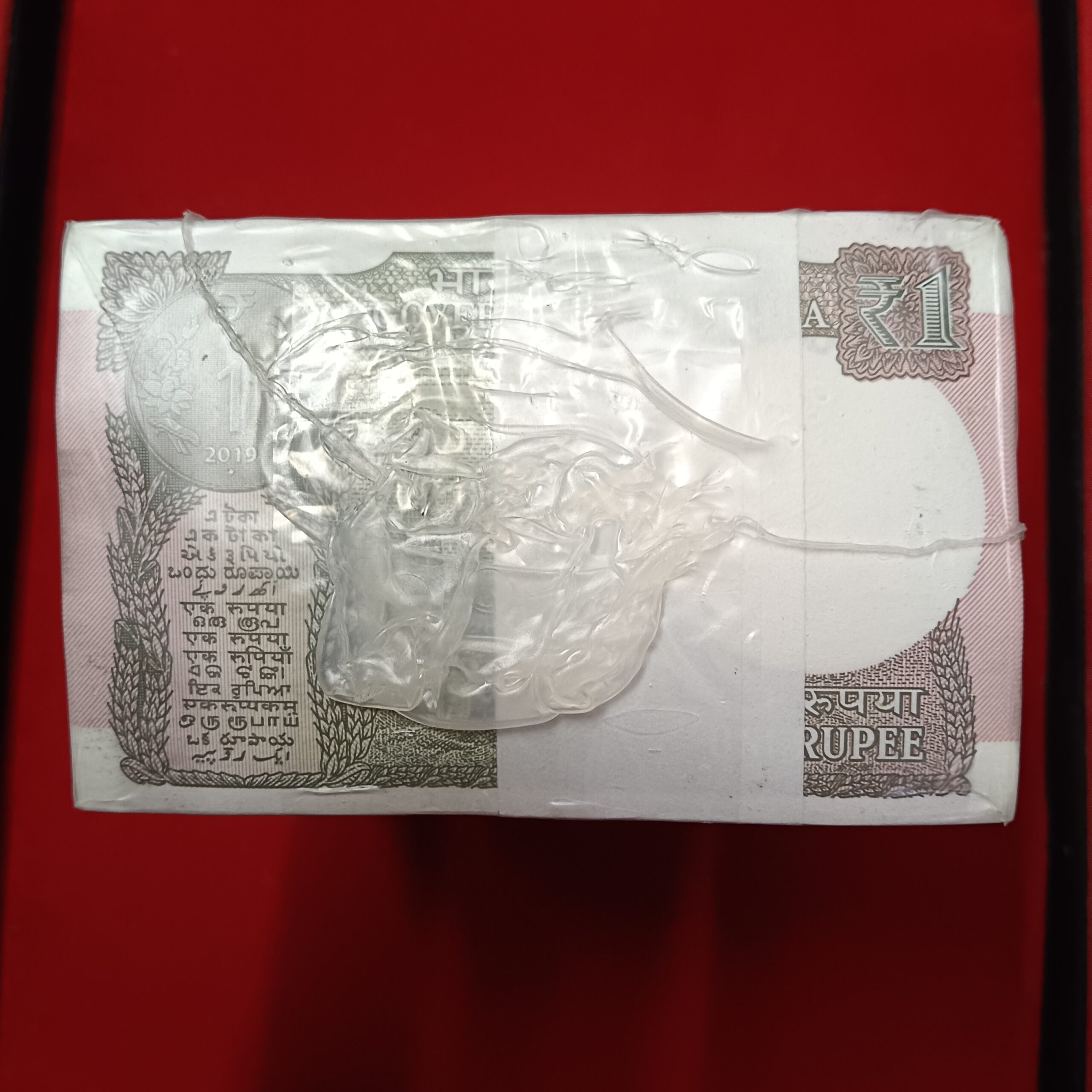 1 Rupee RIM 2019 — Finance Secretary Subhash Chandra Garg — Fancy Number 768001 — Sealed Pack of 1,000 Notes - Image 5